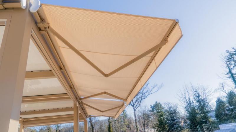 Installation de store ext&eacute;rieur &agrave; Villefranche-sur-Sa&ocirc;ne, quels avantages pour votre maison ?